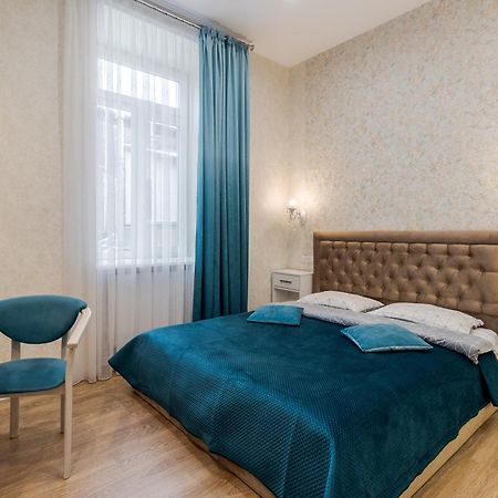 Luxury Flat Near Opera Apartamento Lviv Exterior foto