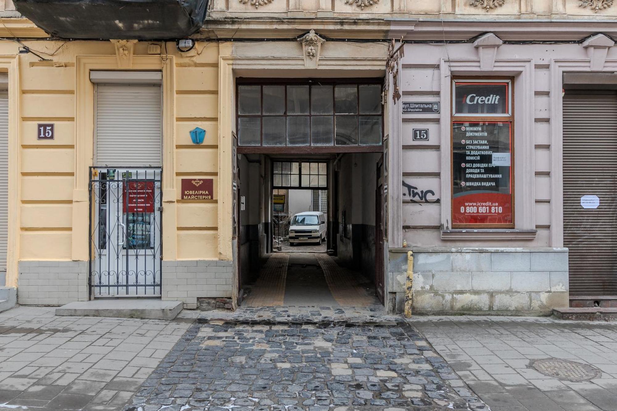 Luxury Flat Near Opera Apartamento Lviv Exterior foto