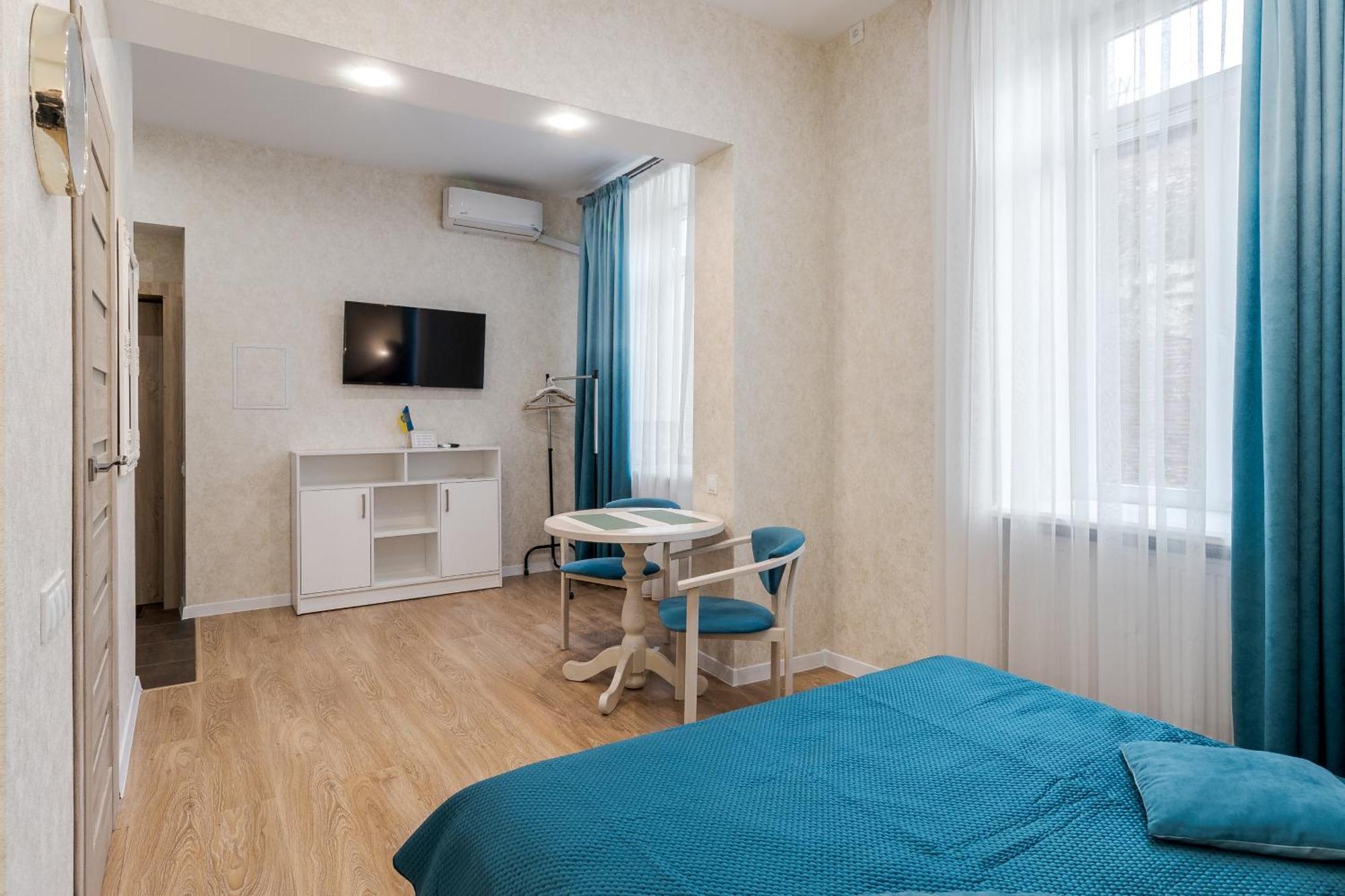 Luxury Flat Near Opera Apartamento Lviv Exterior foto